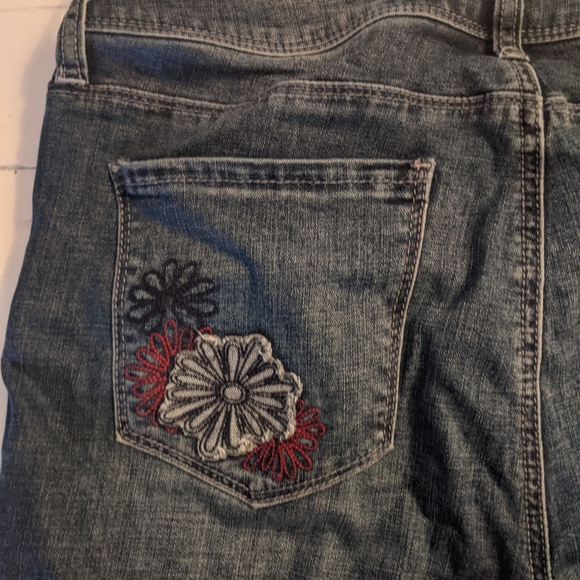 Seven7 Embroidered Jeans - Picture 2 of 11